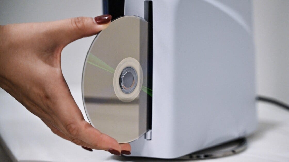 Sony Heard Backlash Over Dropping PlayStation Discs, Plans to Press Ahead