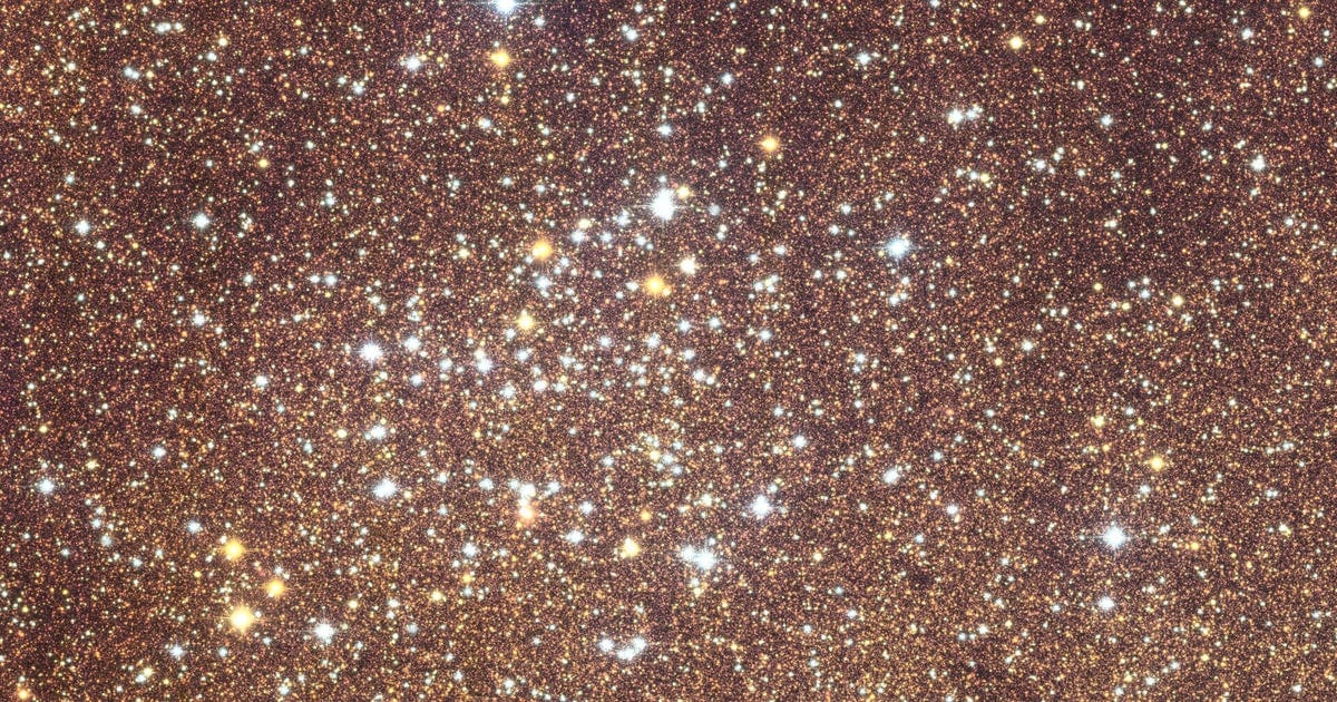 Telescope captures most detailed image yet of Milky Way's heart: "Cosmic magnifying glass"